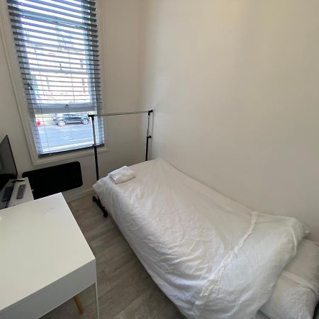 Small Single Room Walking Distance To Hove Station Zewnętrze zdjęcie